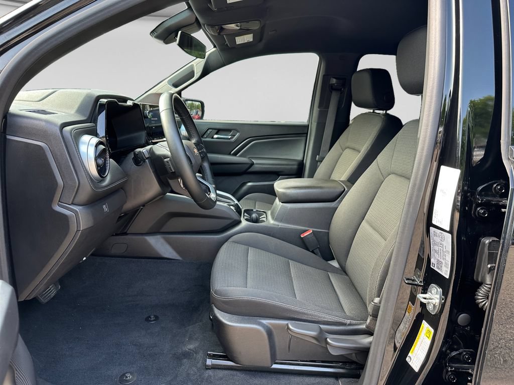 Used 2023 Chevrolet Colorado LT AWD/4WD image 16