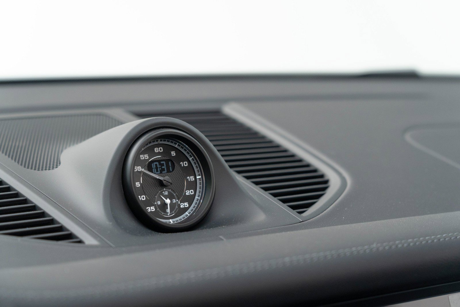 New 2025 Porsche Macan Turbo image 24