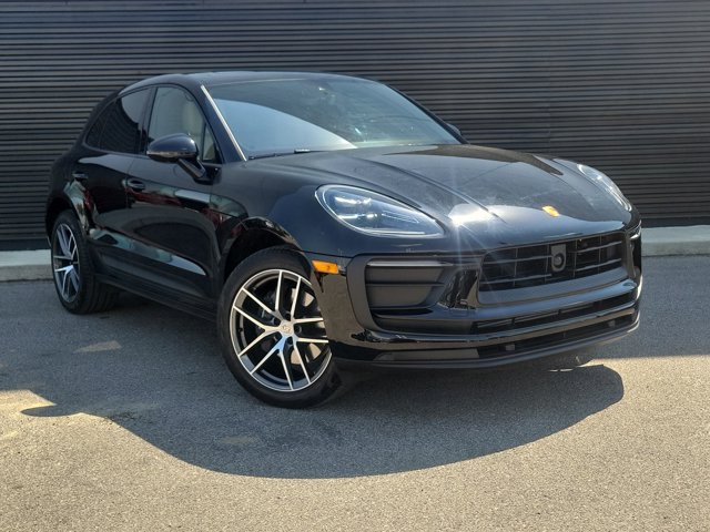 Certified 2025 Porsche Macan AWD/4WD image 7