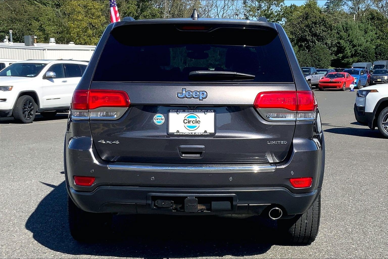 Used 2017 Jeep Grand Cherokee Limited w/ Trailer Tow Group IV AWD/4WD image 4