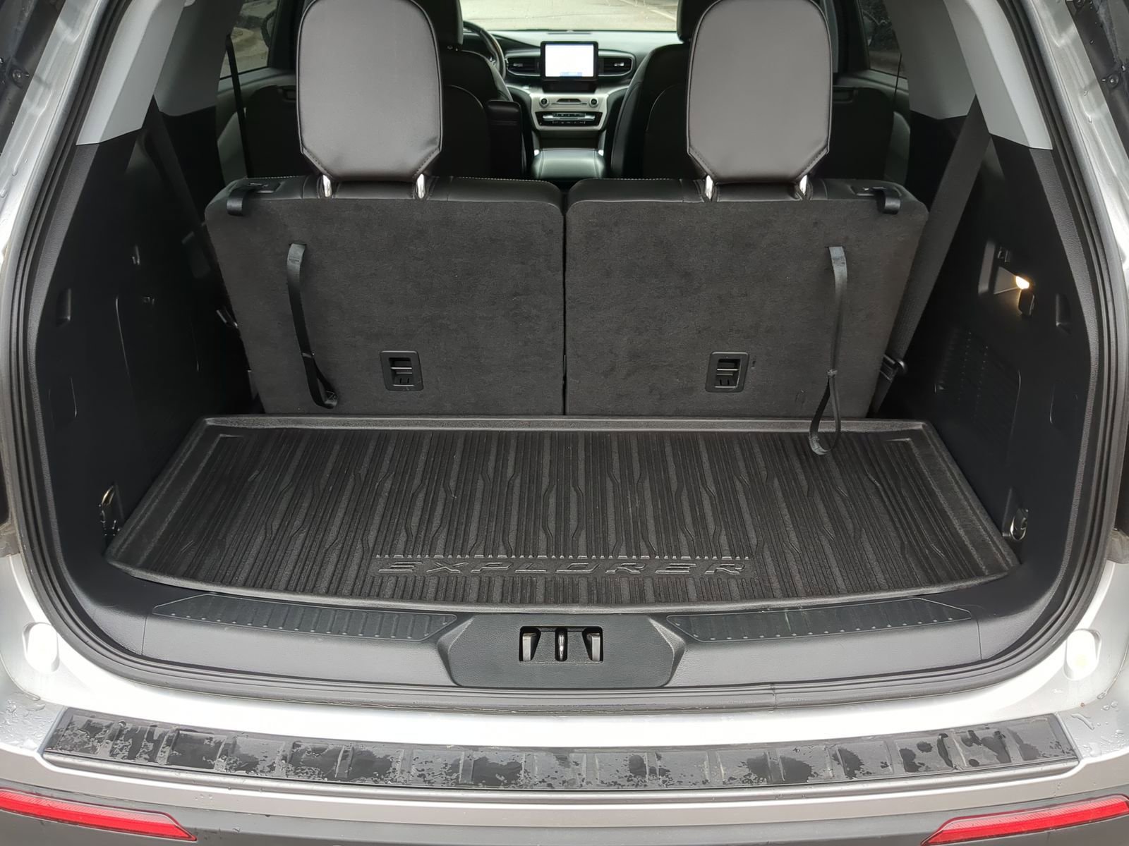 Used 2022 Ford Explorer XLT w/ Equipment Group 202A AWD/4WD image 40