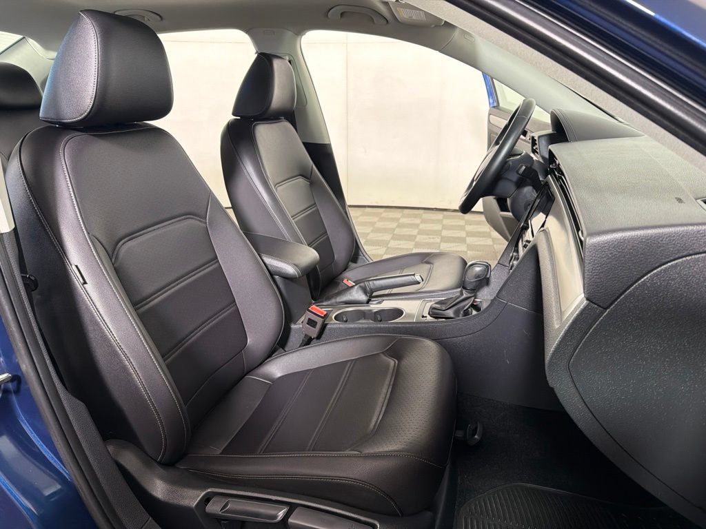 Certified 2022 Volkswagen Passat 2.0T SE FWD image 23