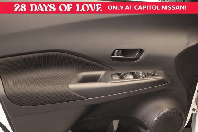 New 2025 Nissan Kicks Play S image 8