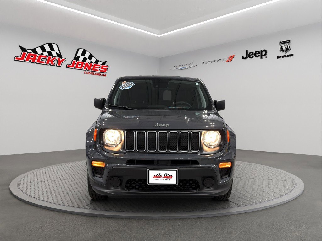 Used 2023 Jeep Renegade Latitude image 2