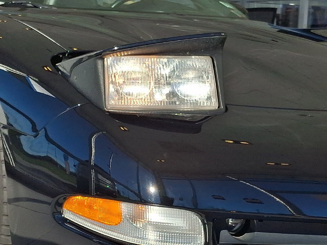 Used 2001 Chevrolet Corvette Convertible w/ Preferred Equipment Group2 RWD image 9