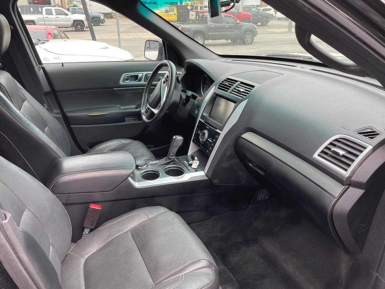 Used 2014 Ford Explorer Sport w/ Equipment Group 401A AWD/4WD image 13