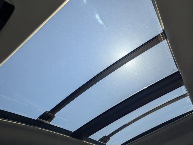 Used 2025 Kia Sportage SX image 28