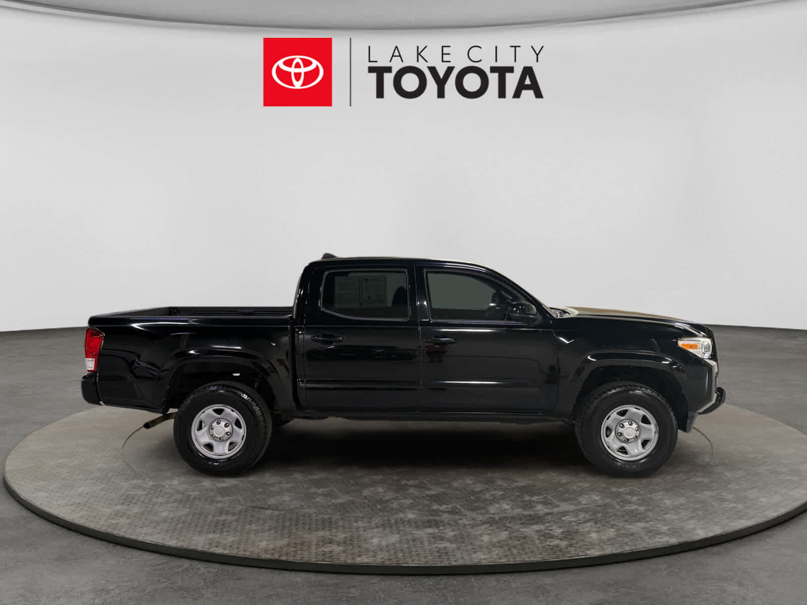 Used 2016 Toyota Tacoma SR RWD image 11