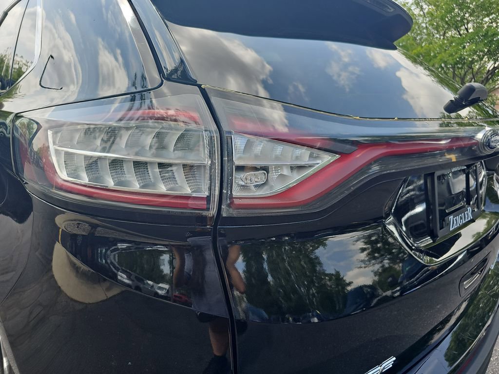 Used 2016 Ford Edge Titanium w/ Equipment Group 301A AWD/4WD image 34