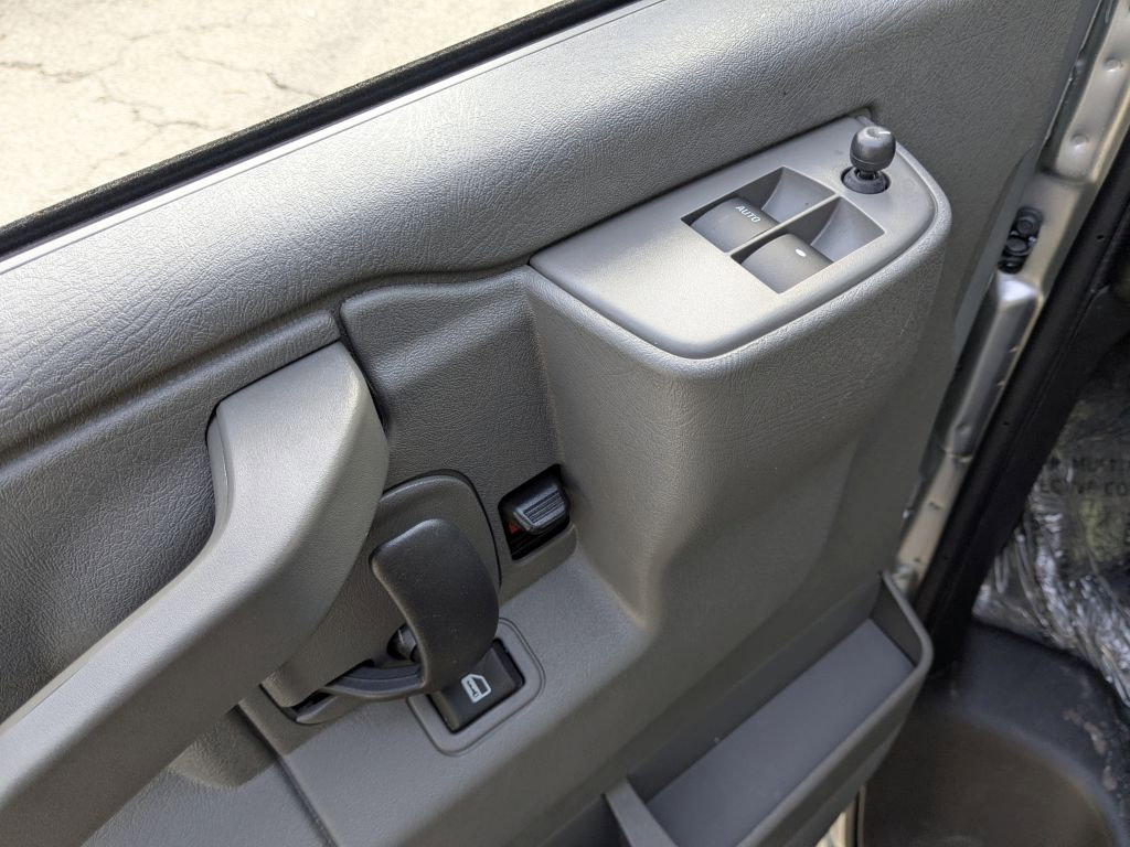 New 2025 GMC Savana 3500 LT w/ LT Preferred Equipment Group image 10