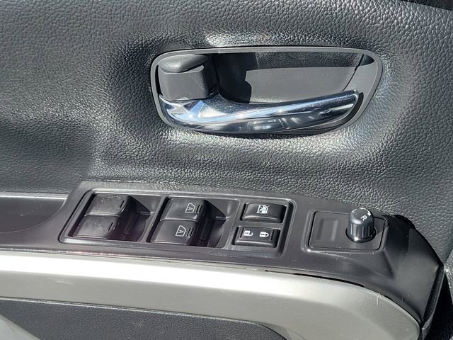 Used 2022 Nissan Titan SV image 16