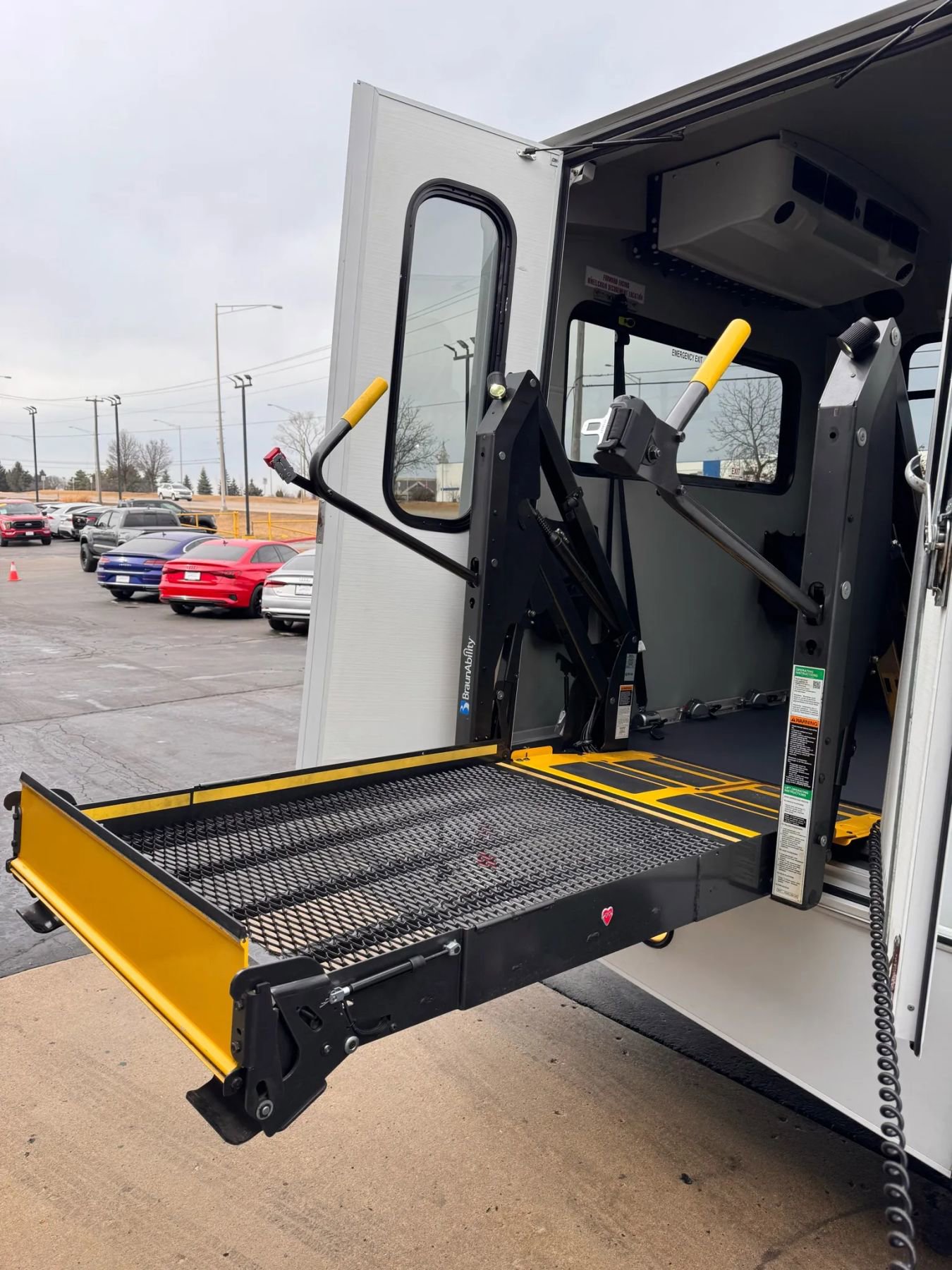 Used 2015 Ford E-450 and Econoline 450 Super Duty w/ Shuttle Bus Prep Package image 36