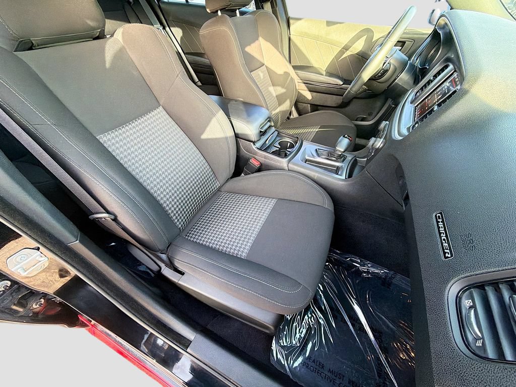 Used 2020 Dodge Charger R/T w/ Blacktop Package RWD image 13