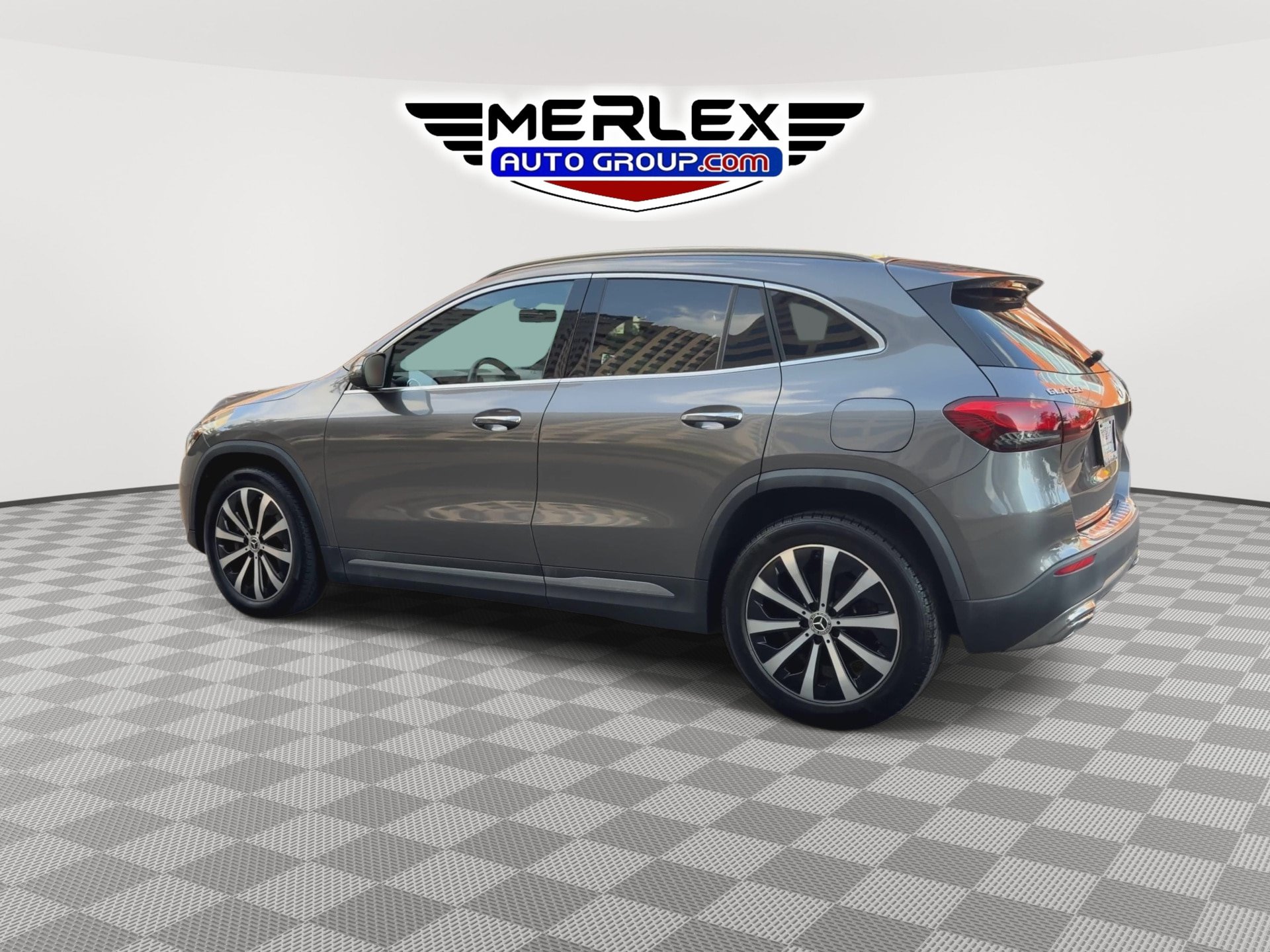 Used 2021 Mercedes-Benz GLA 250 4MATIC w/ Premium Package image 6