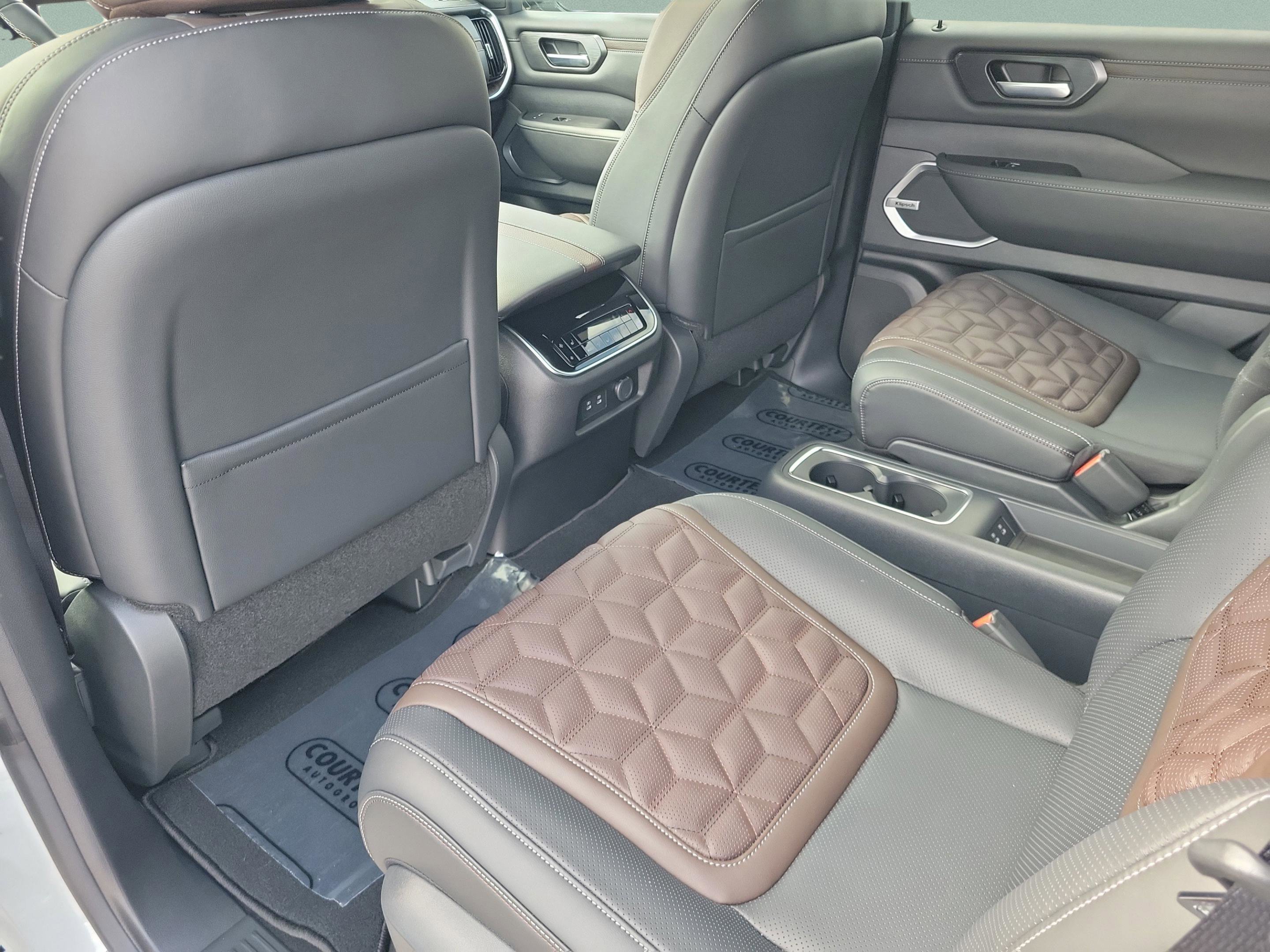 New 2026 Nissan Armada Platinum Reserve image 14