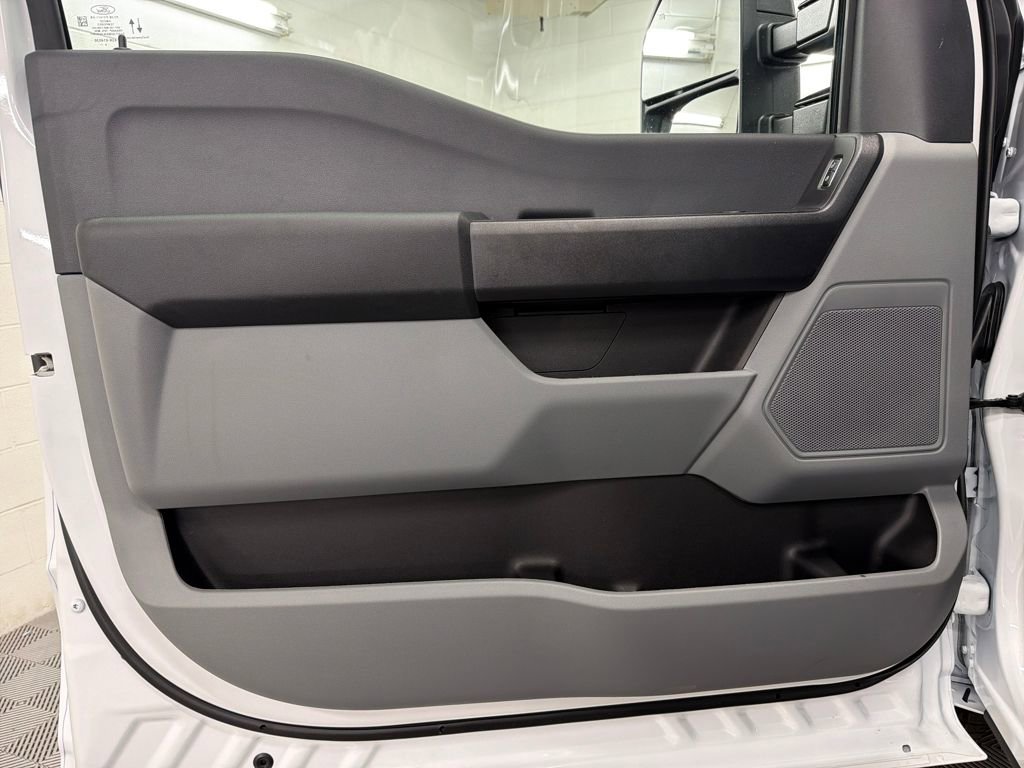 New 2026 Ford F250 XL w/ XL Chrome Package image 15