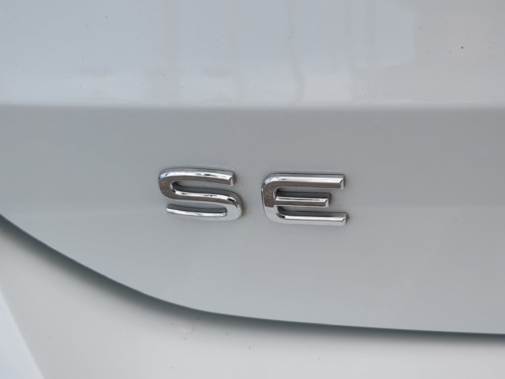 Certified 2022 Volkswagen Taos SE FWD image 10