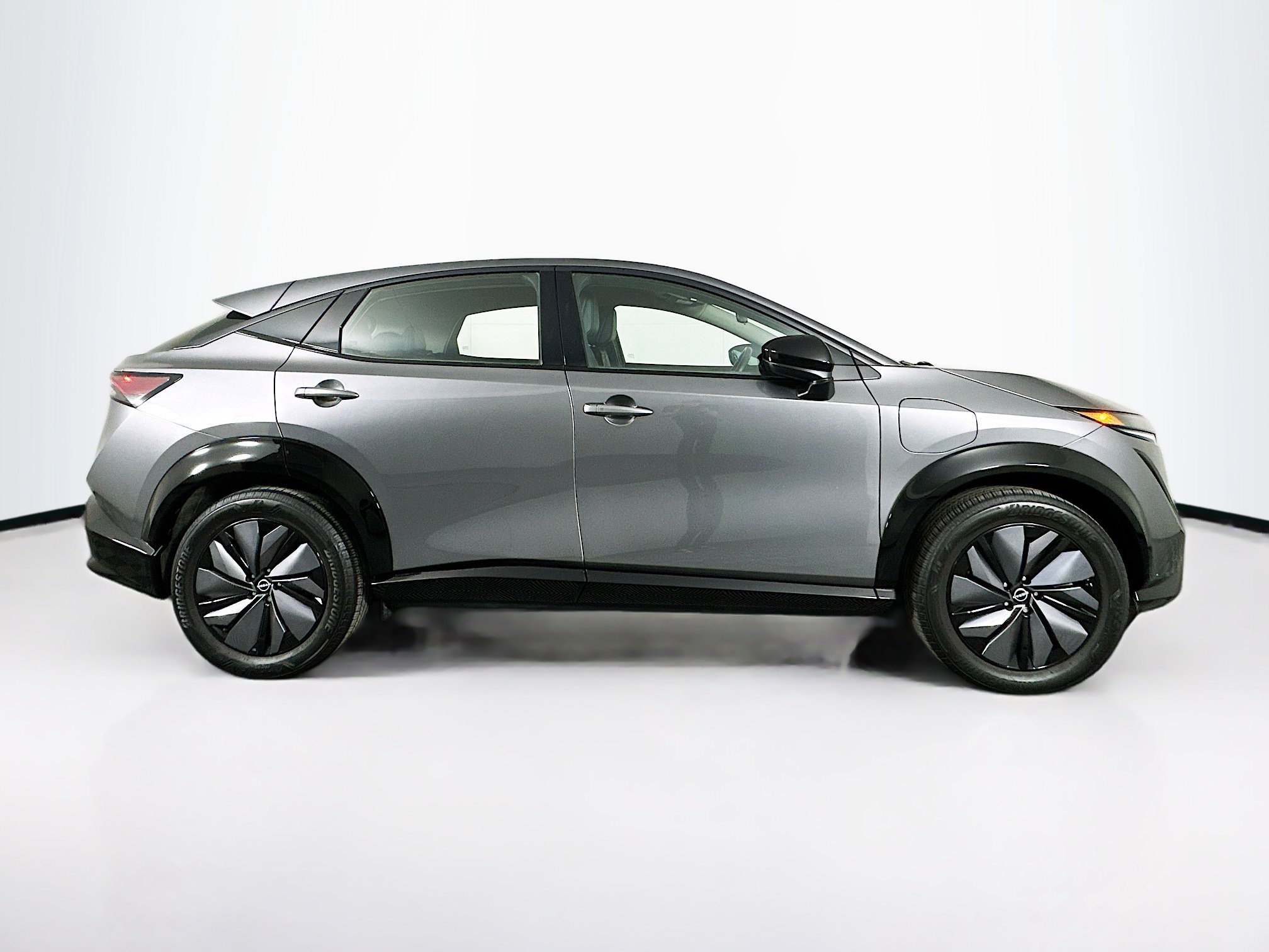 Used 2023 Nissan Ariya AWD image 10