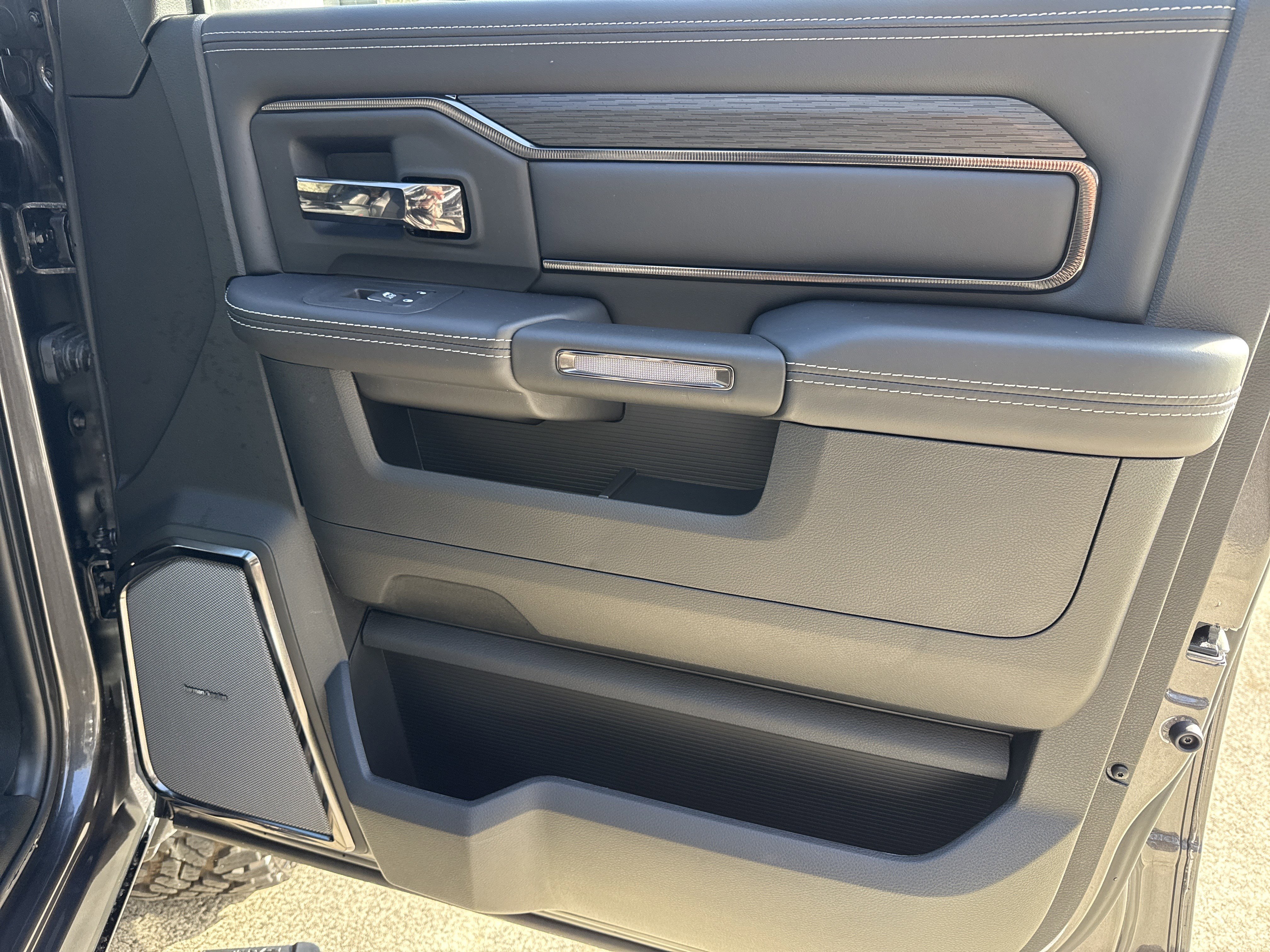 New 2025 RAM 2500 Rebel w/ Rebel Level 2 Equipment Group AWD/4WD image 16