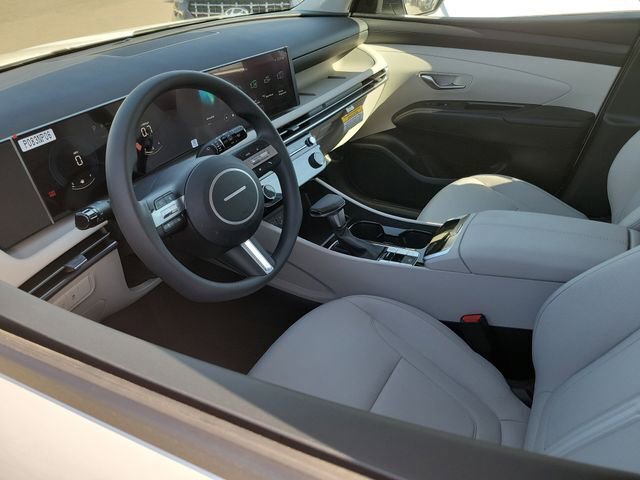 New 2026 Hyundai Tucson SEL image 2