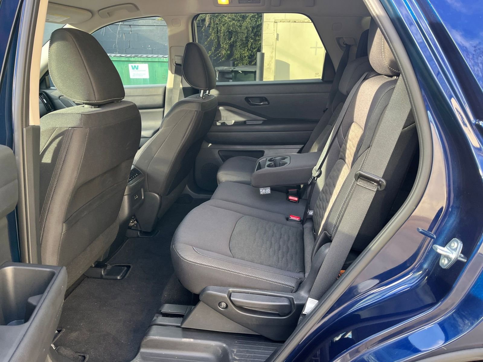 Used 2025 Nissan Pathfinder SV AWD/4WD image 34