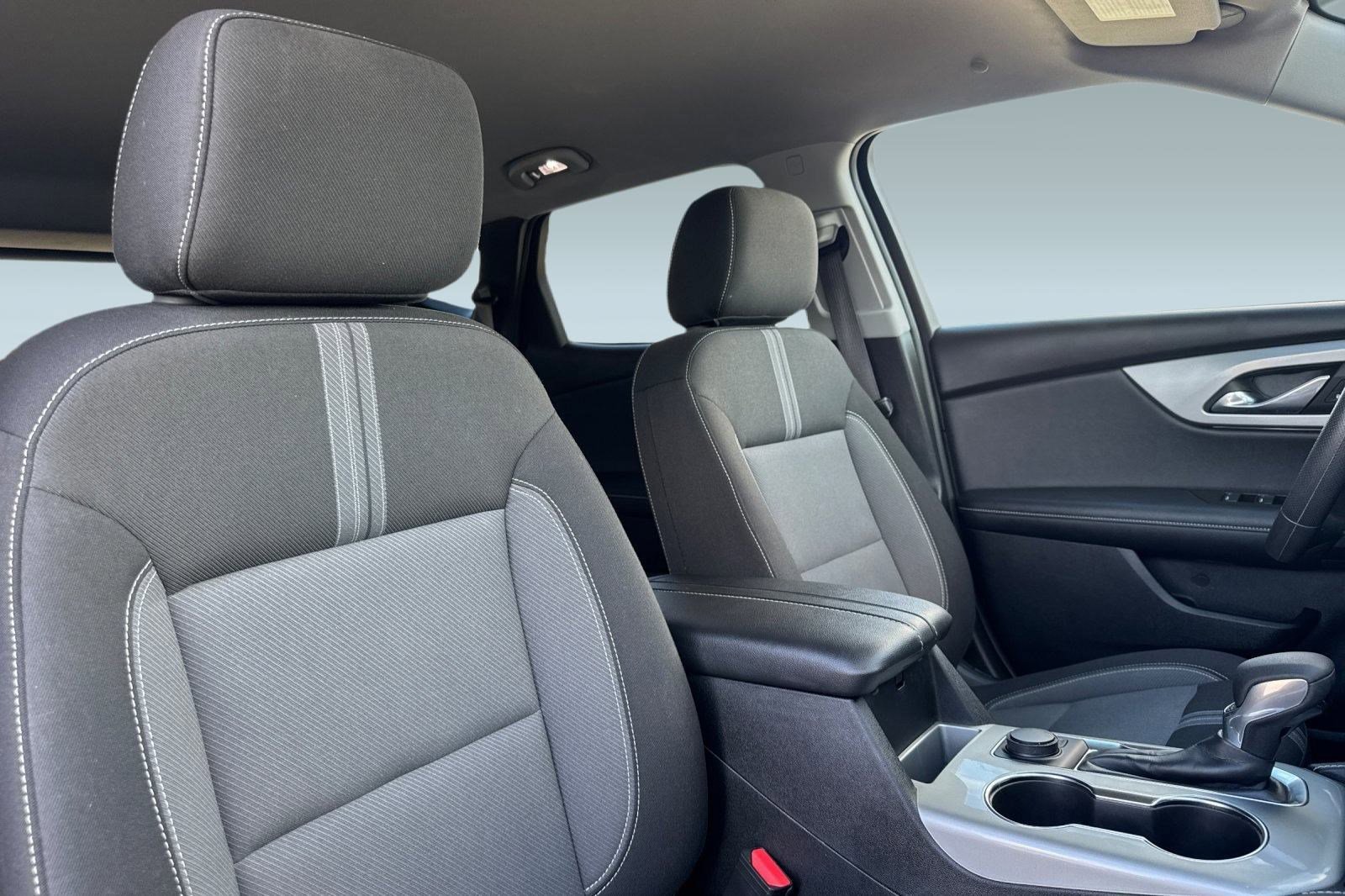 Used 2025 Chevrolet Blazer LT image 31