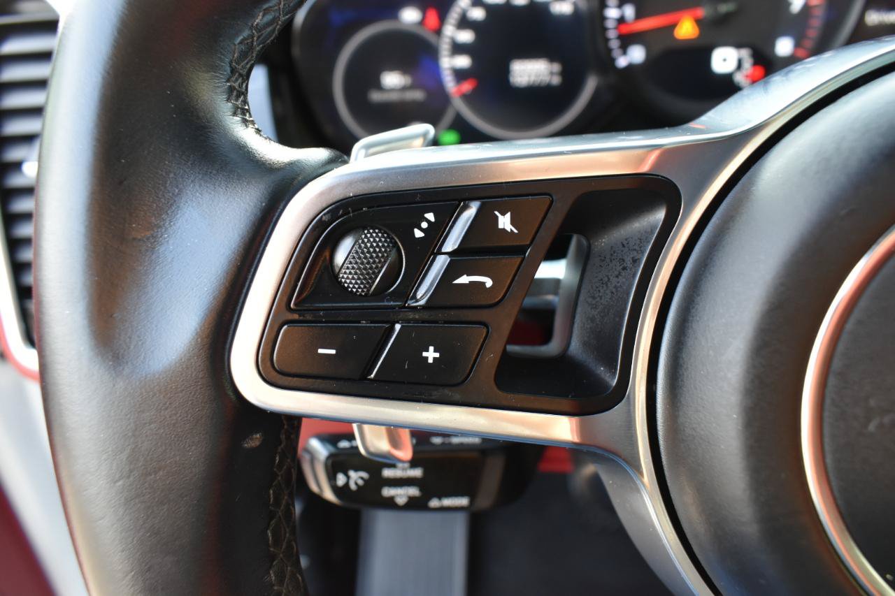Used 2019 Porsche Cayenne AWD/4WD image 16