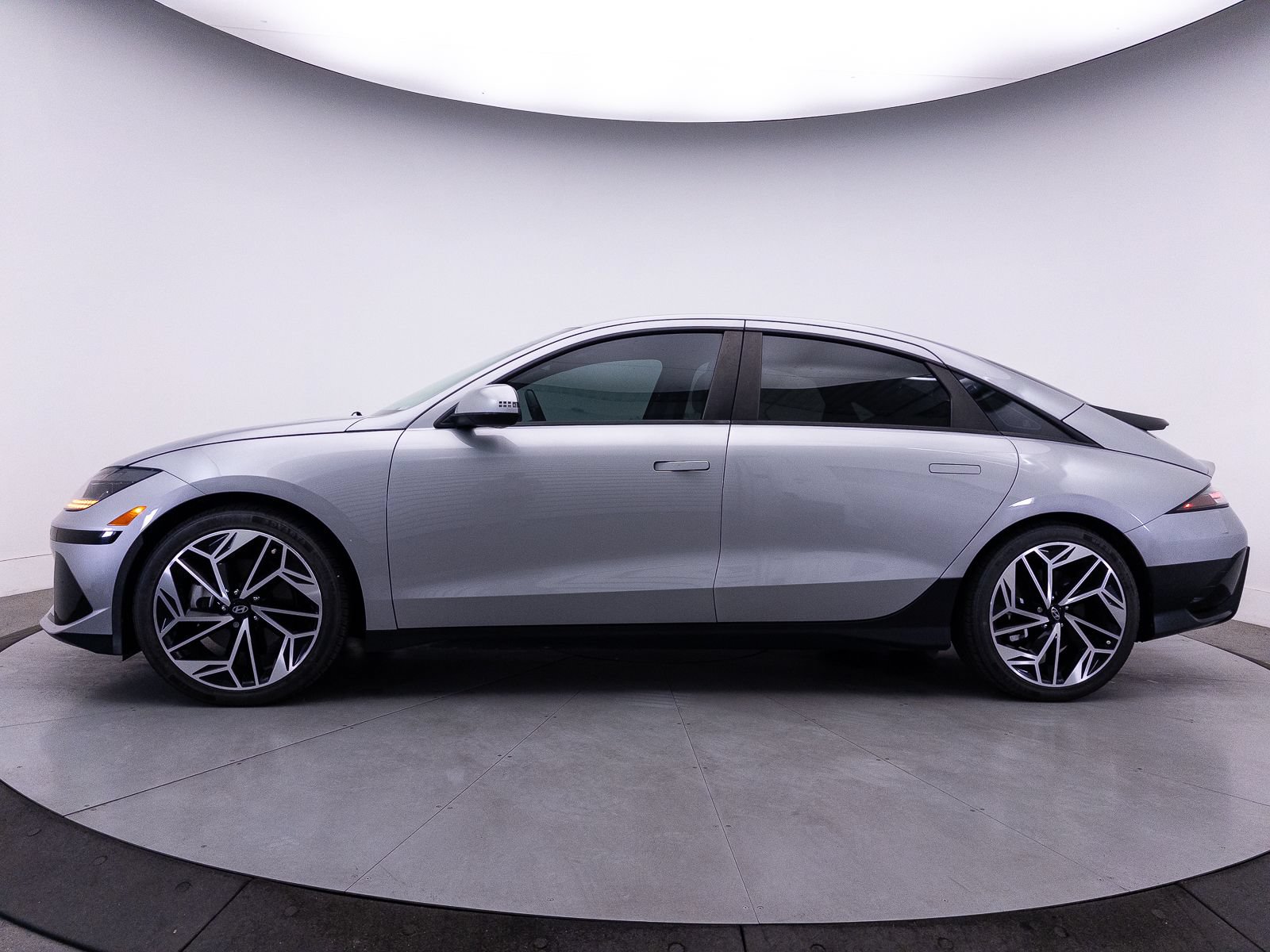 Used 2023 Hyundai Ioniq 6 SEL RWD image 44