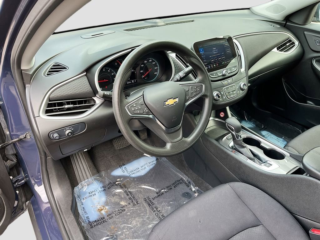 Used 2025 Chevrolet Malibu LT FWD image 16