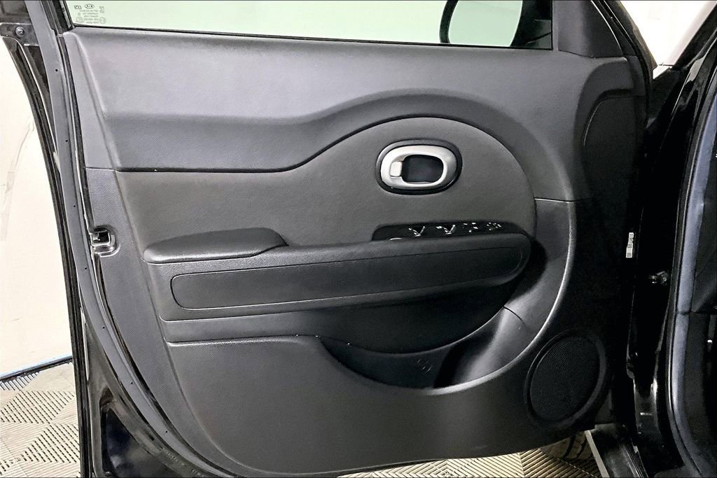 Used 2019 Kia Soul image 23