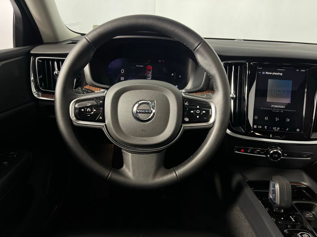 Used 2025 Volvo S60 B5 Plus image 14