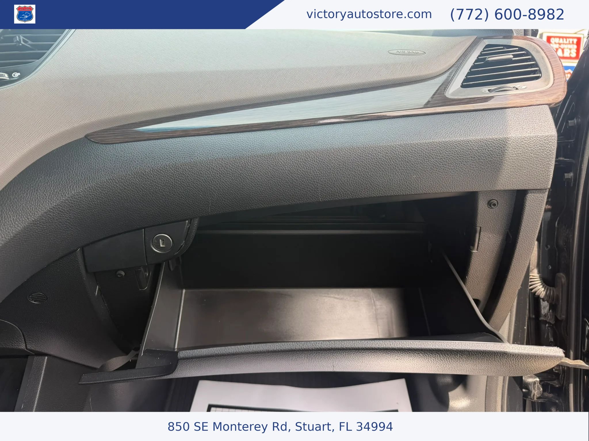 Used 2018 Hyundai Santa Fe Sport w/ 2.4L Value Package 02 FWD image 17