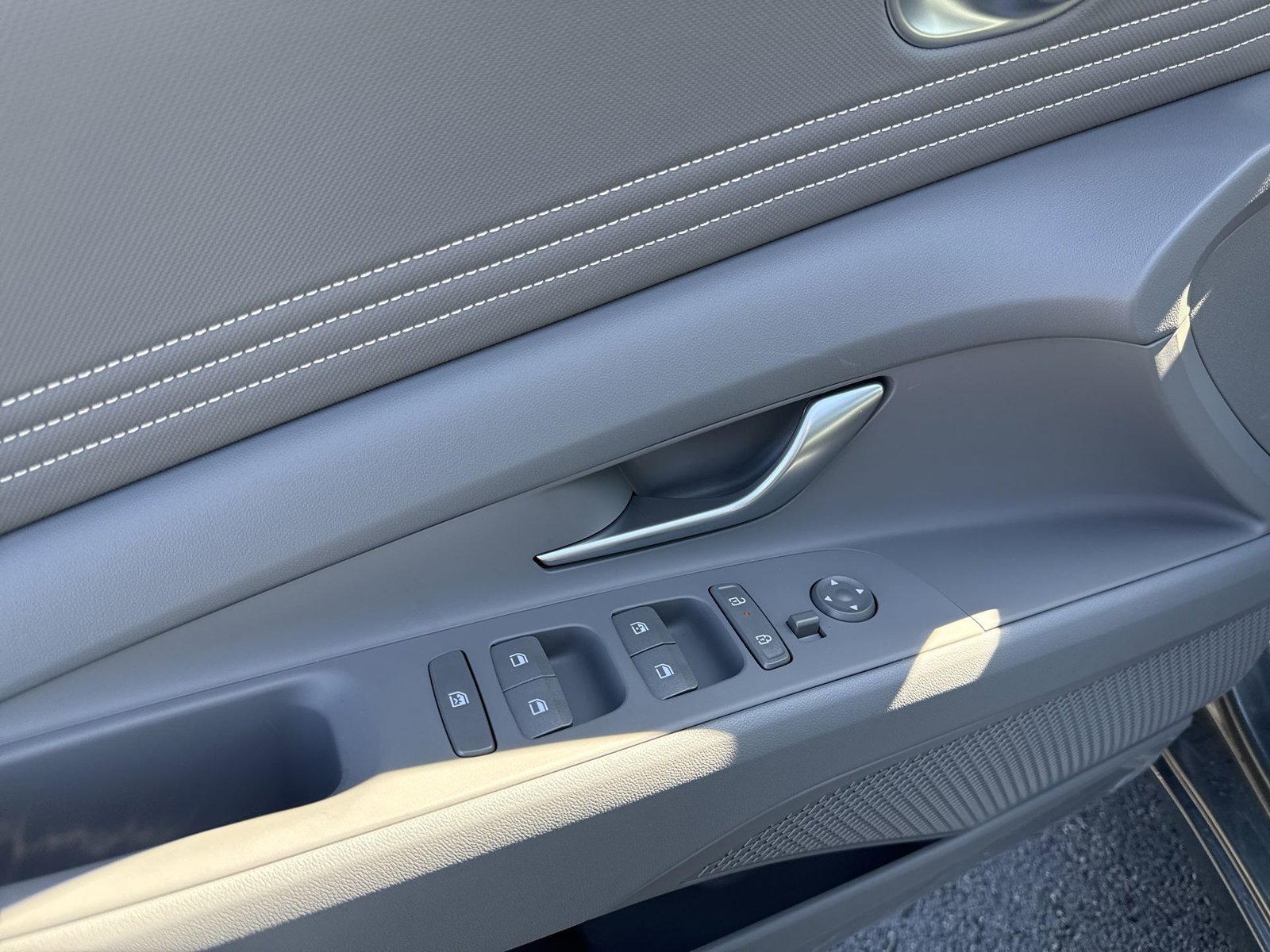 New 2026 Hyundai Elantra Sport FWD image 14