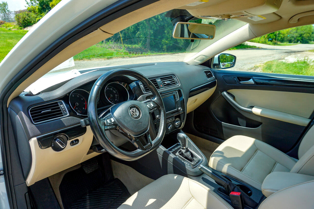 Used 2016 Volkswagen Jetta SEL w/ Lighting Package image 11