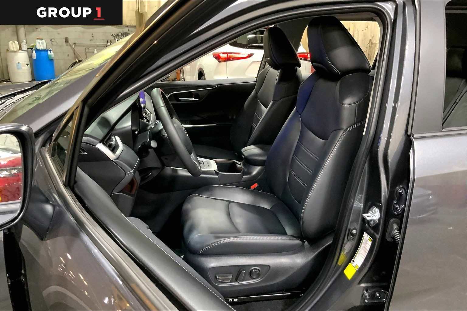 Used 2025 Toyota RAV4 Limited image 7