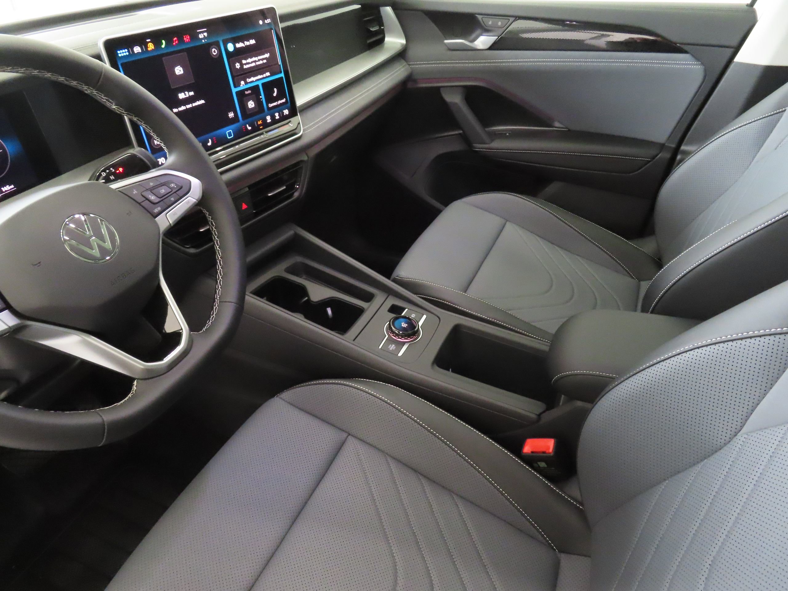 New 2026 Volkswagen Tiguan SE FWD image 21