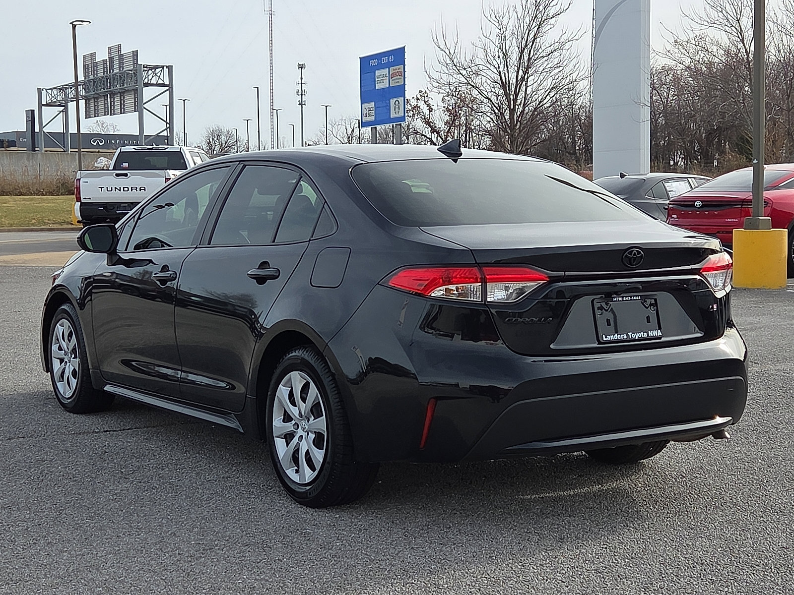 Used 2022 Toyota Corolla LE image 4