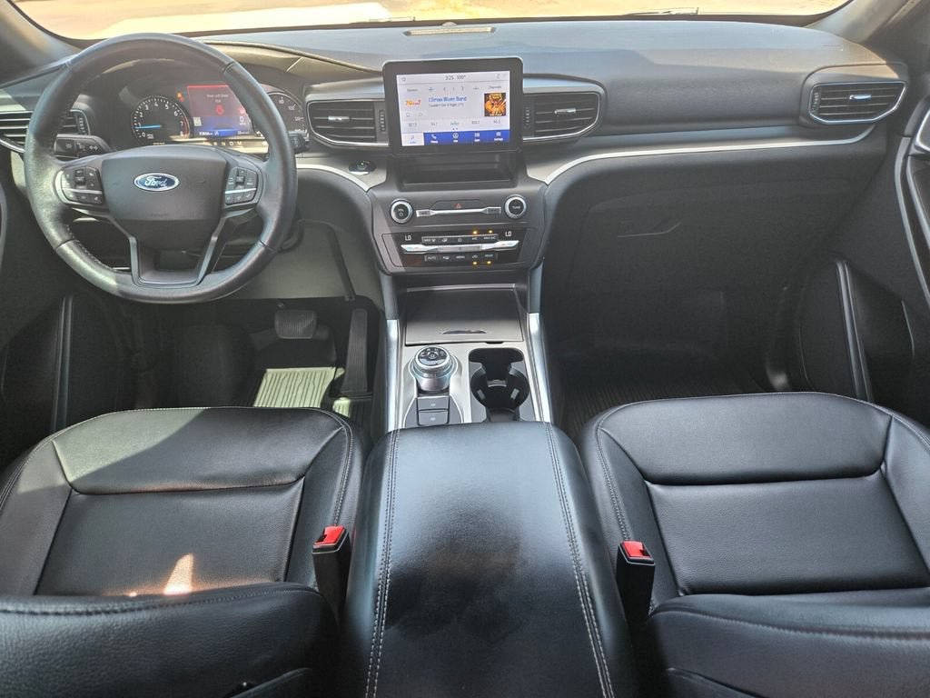 Used 2020 Ford Explorer XLT w/ Equipment Group 202A AWD/4WD image 16