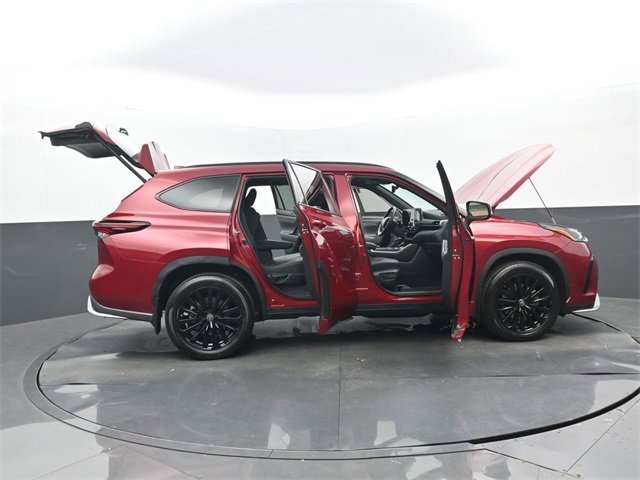 Used 2024 Toyota Highlander XSE image 32