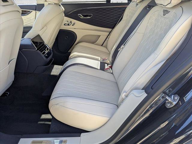 Used 2021 Bentley Flying Spur V8 image 18