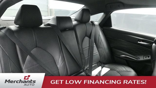 Used 2022 Toyota Avalon Limited w/ Advanced Safety Package FWD image 13