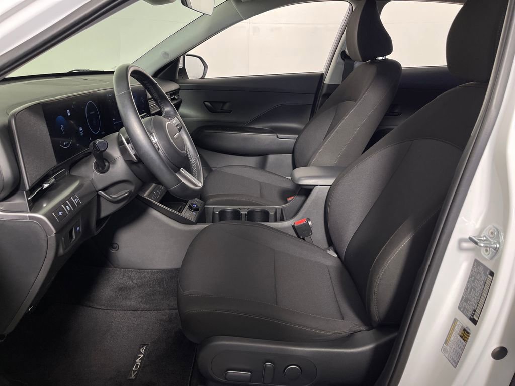 Certified 2025 Hyundai Kona SEL FWD image 12