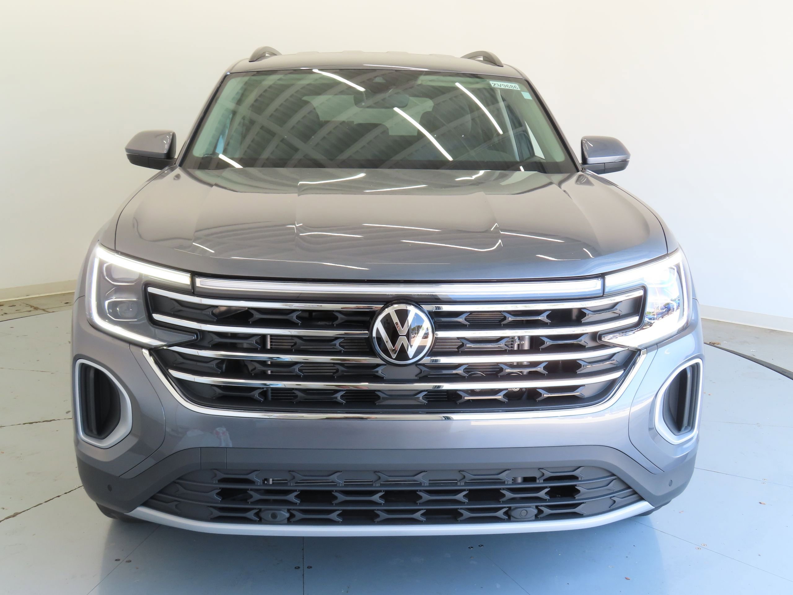 New 2025 Volkswagen Atlas SE FWD image 10