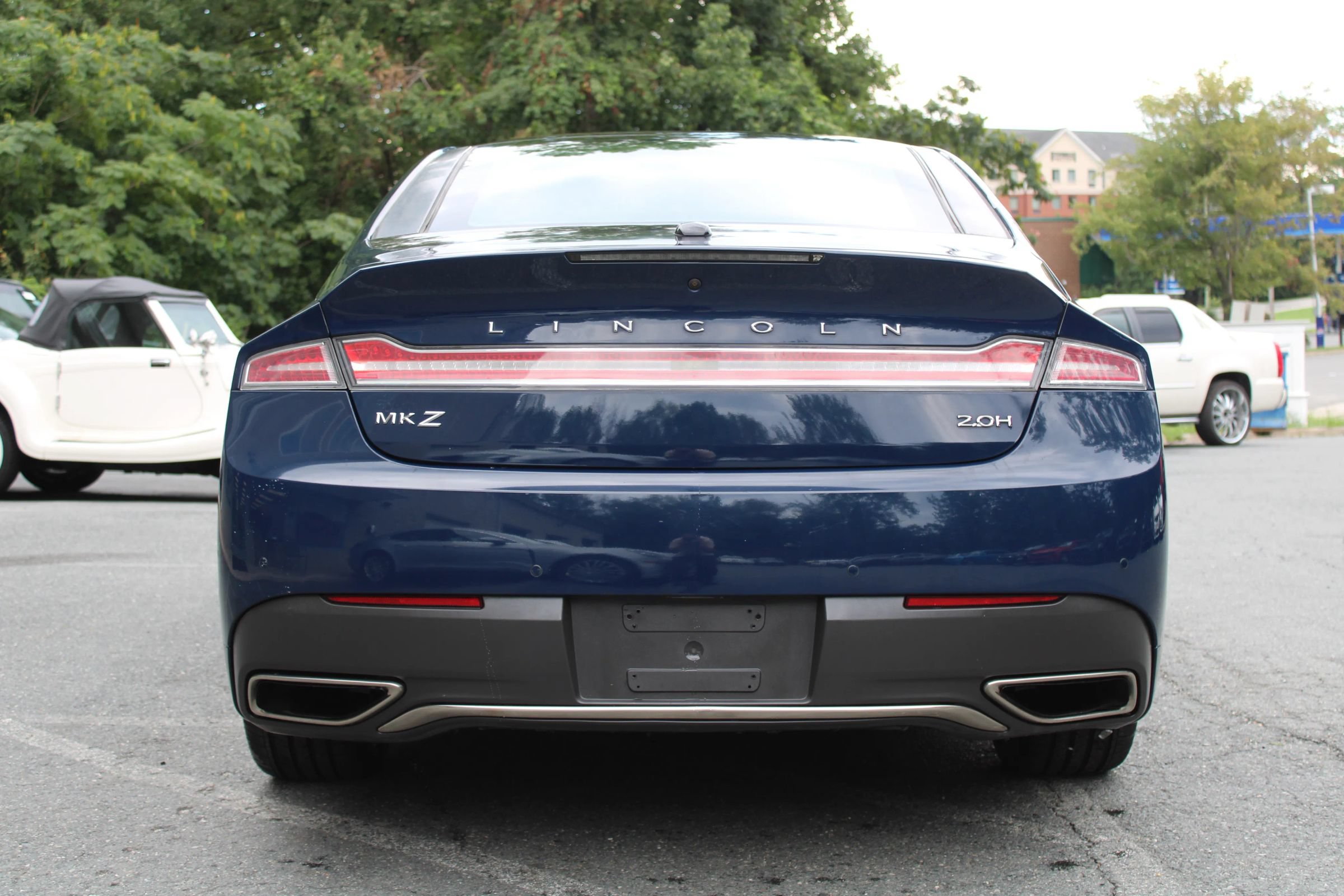 Used 2018 Lincoln MKZ Reserve FWD image 6