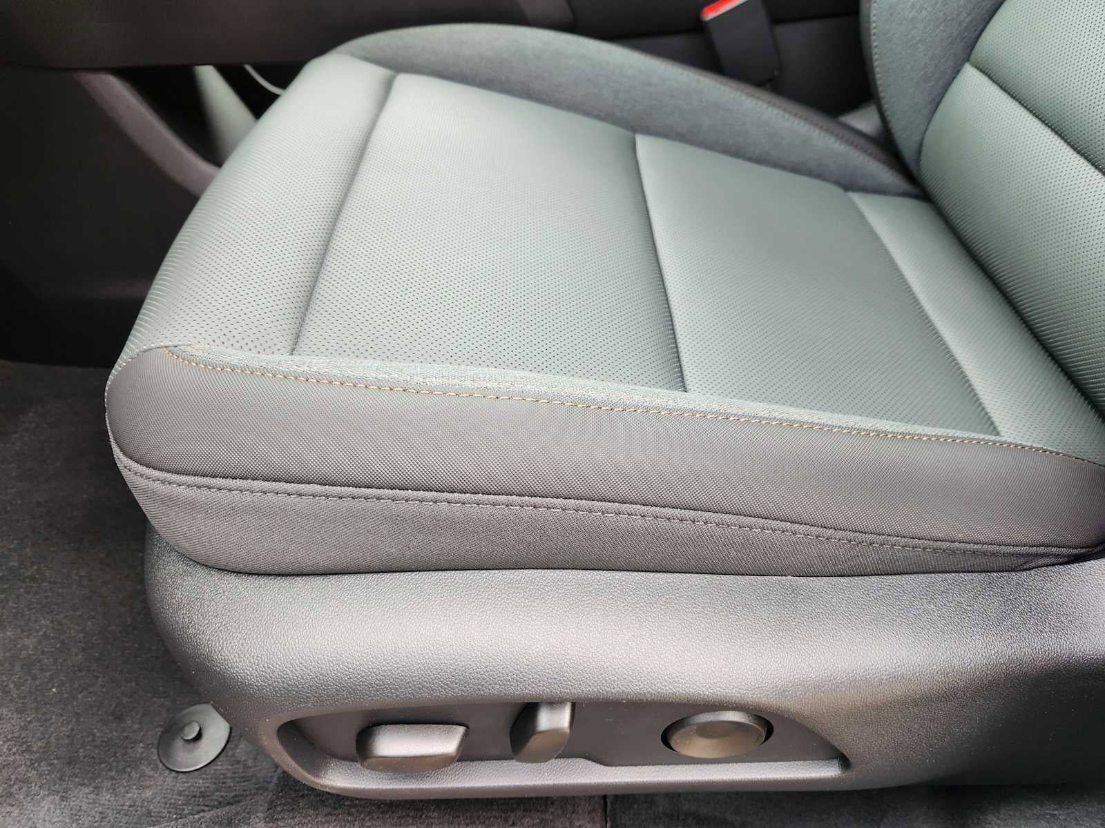 New 2026 GMC Terrain AT4 w/ Technology Package II image 9
