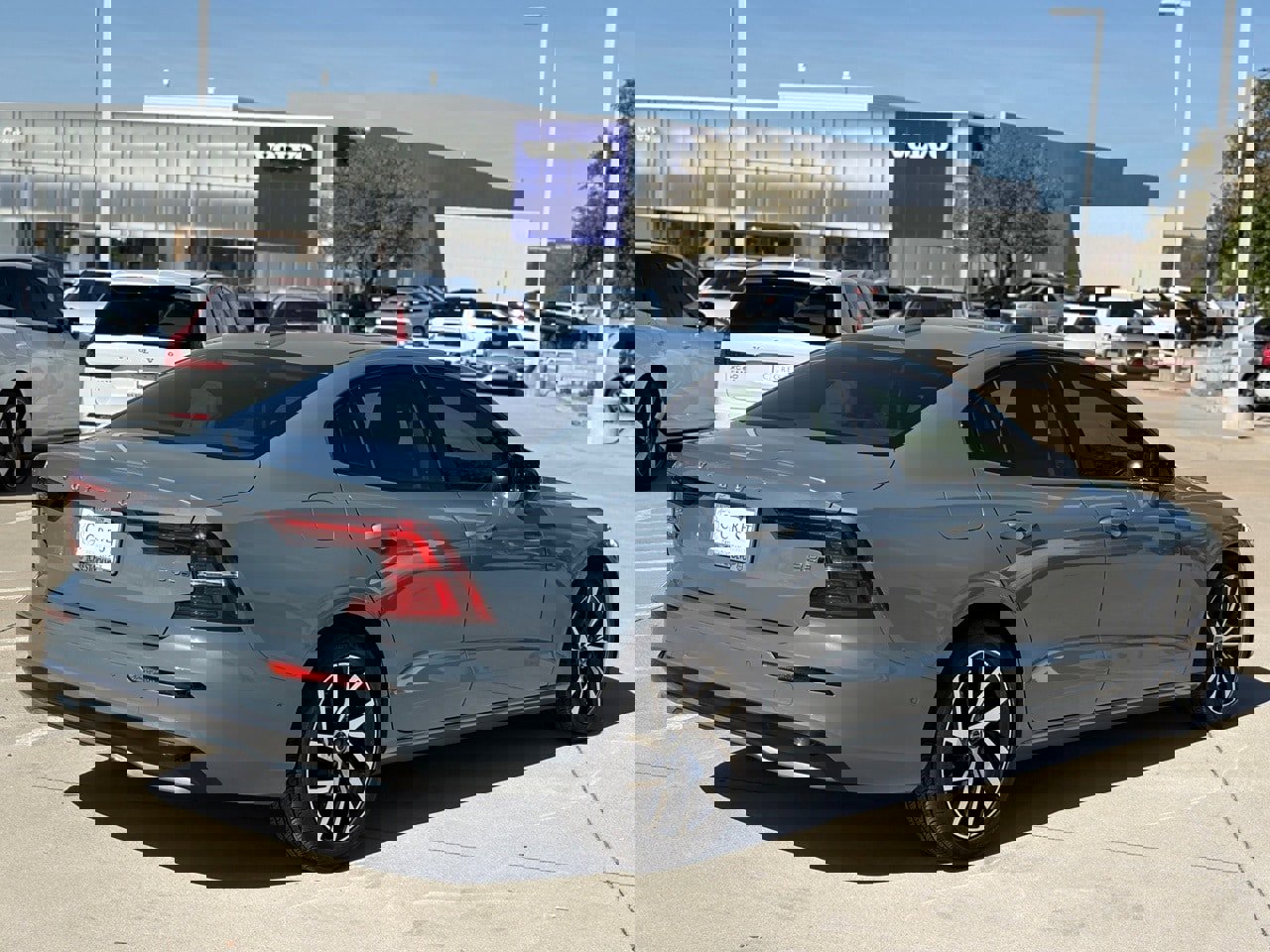 Certified 2023 Volvo S60 B5 Plus image 9