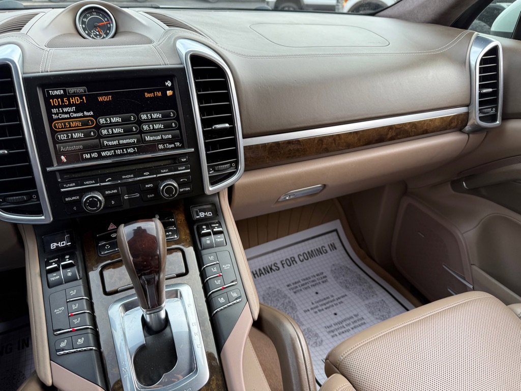 Used 2013 Porsche Cayenne Turbo w/ Premium Pkg Plus image 48