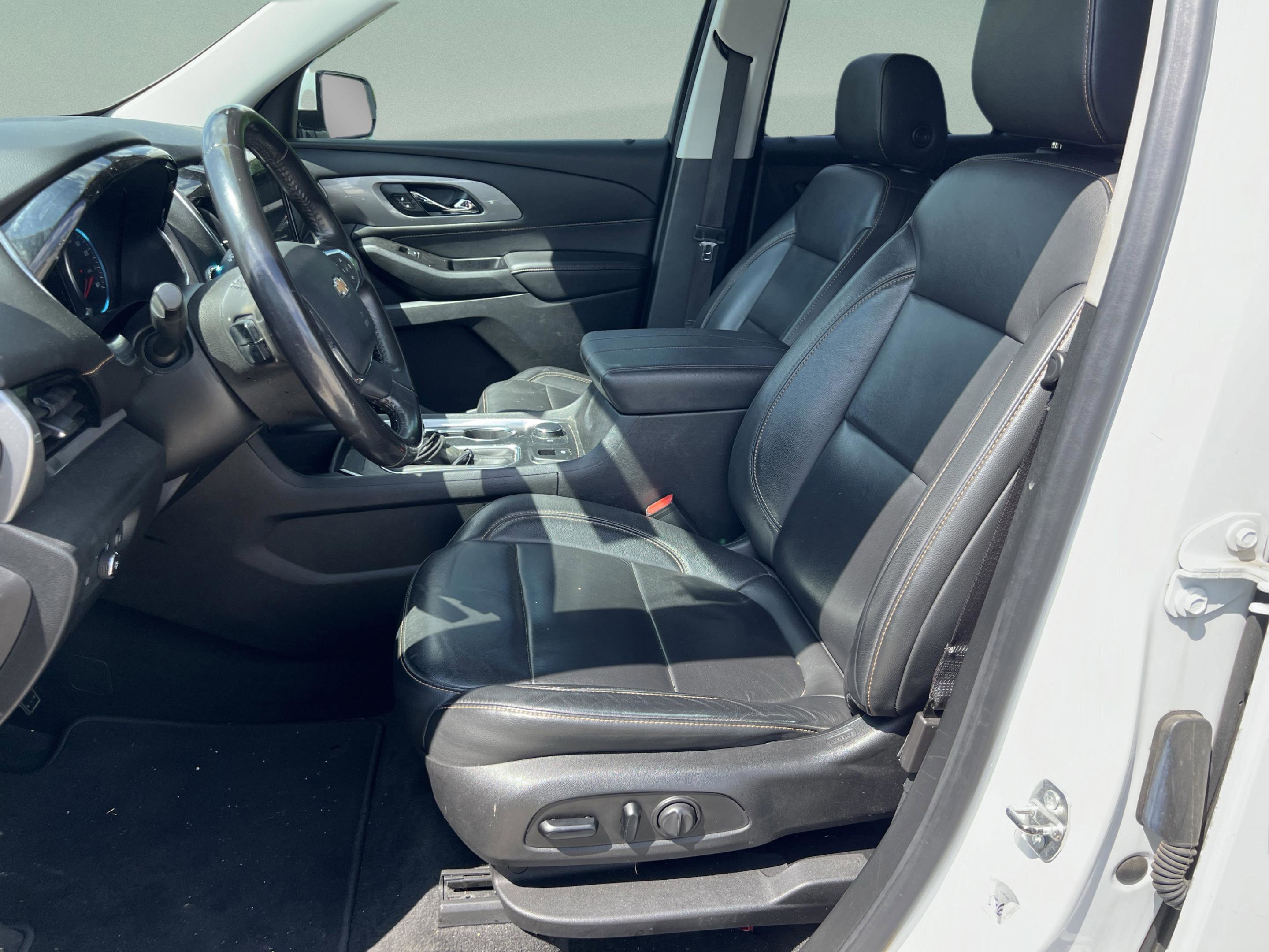 Used 2019 Chevrolet Traverse RS w/ LPO, Cargo Package FWD image 18