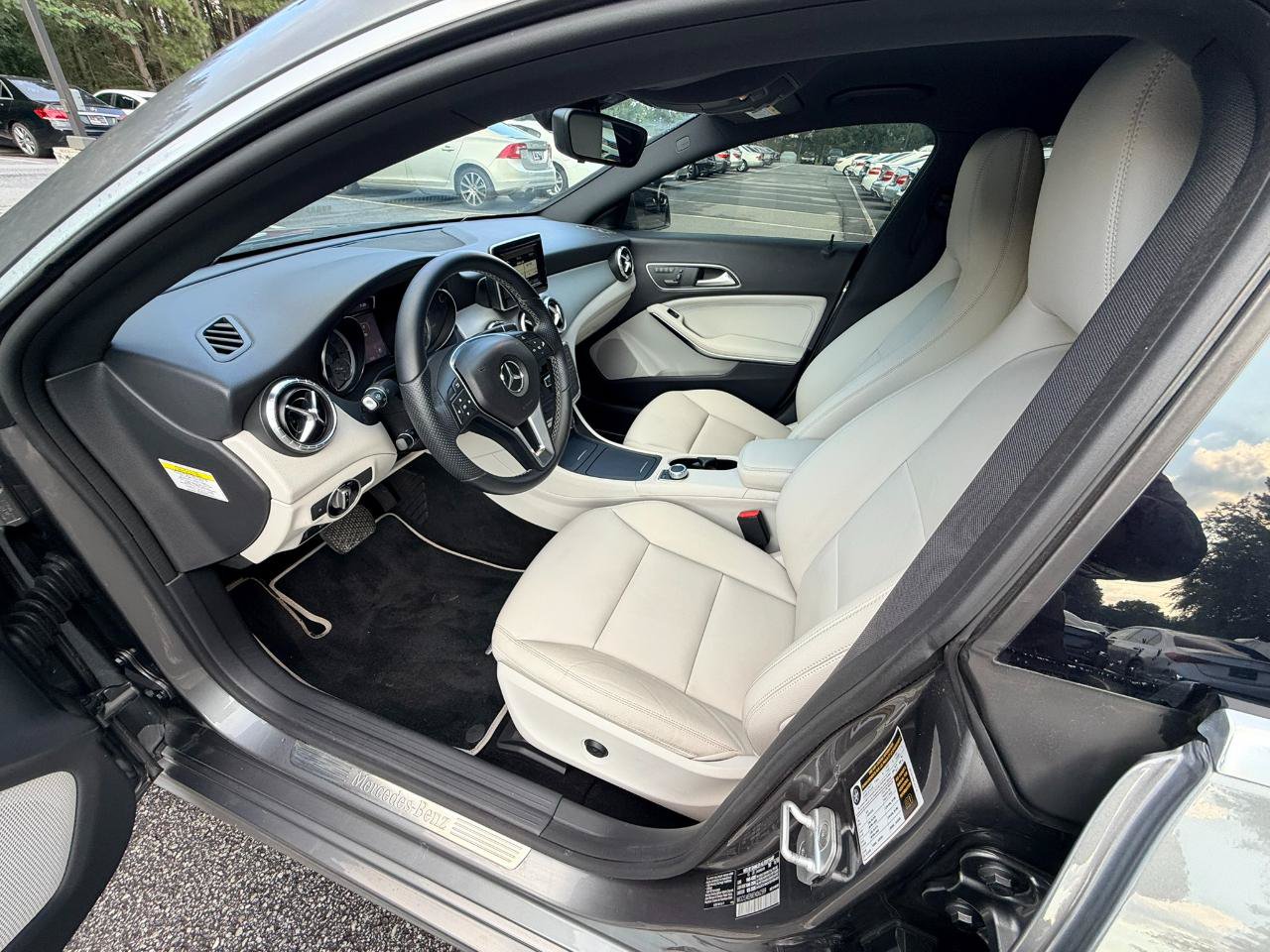 Used 2014 Mercedes-Benz CLA 250 image 9