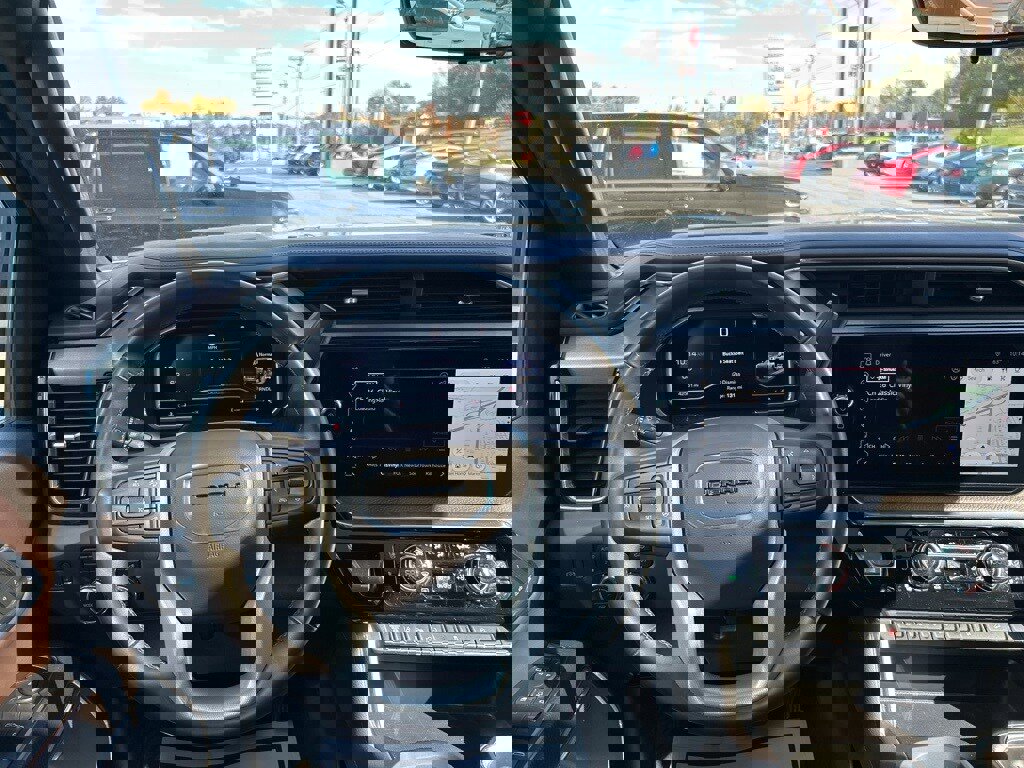 Used 2024 GMC Sierra 2500 Denali w/ Technology Package image 18